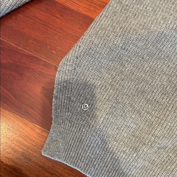 Lululemon Gray Women's Sweater - Picture 2 of 2
